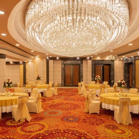 Hotel Radisson Blu Kaushambi Delhi Ncr à Ghaziabad Extérieur photo